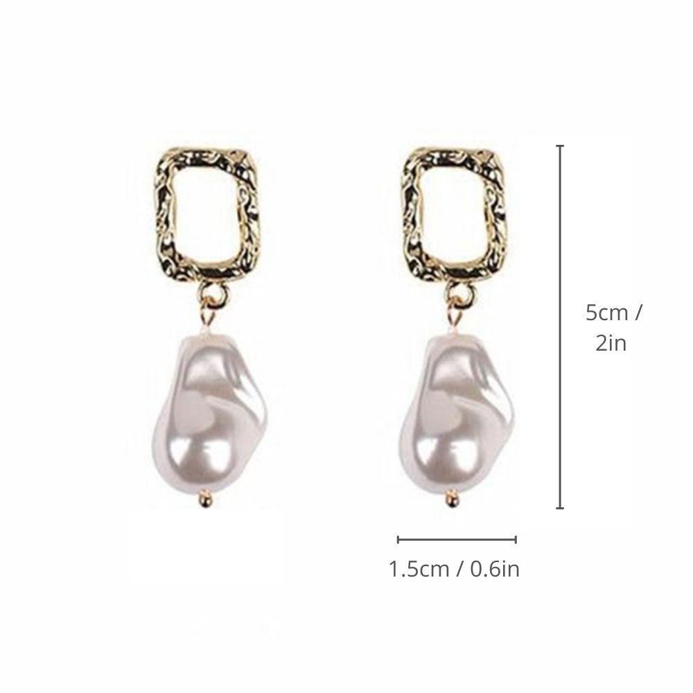 Genevie Freshwater Pearl Earrings